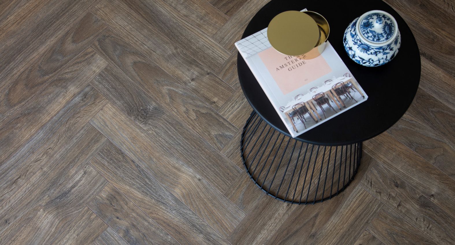 How much does it cost to install laminate flooring in a room?